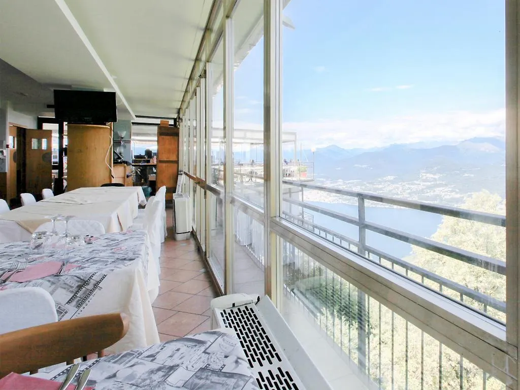 Hotel Funivia Laveno-Mombello 3*,