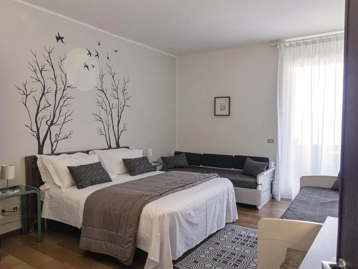 Hotel Funivia Laveno-Mombello