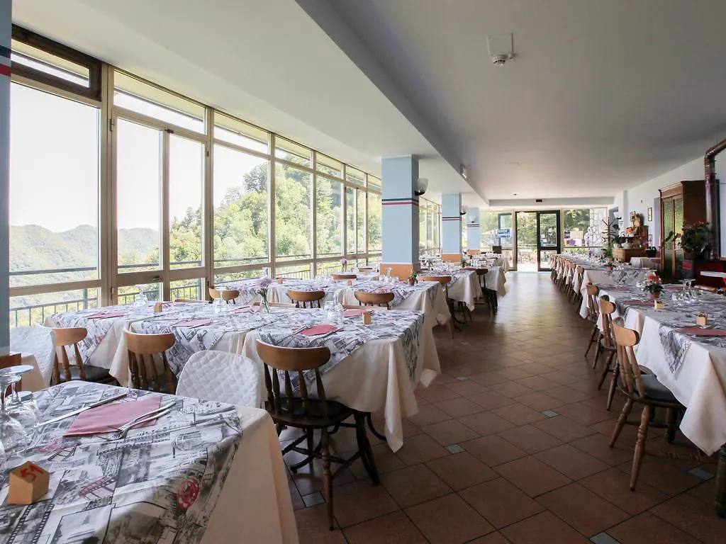 Hotel Funivia Laveno-Mombello 3*,  Italy