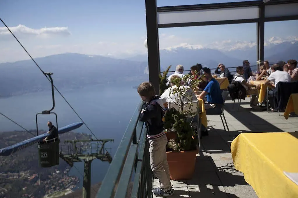 Hotel Funivia Laveno-Mombello 3*,